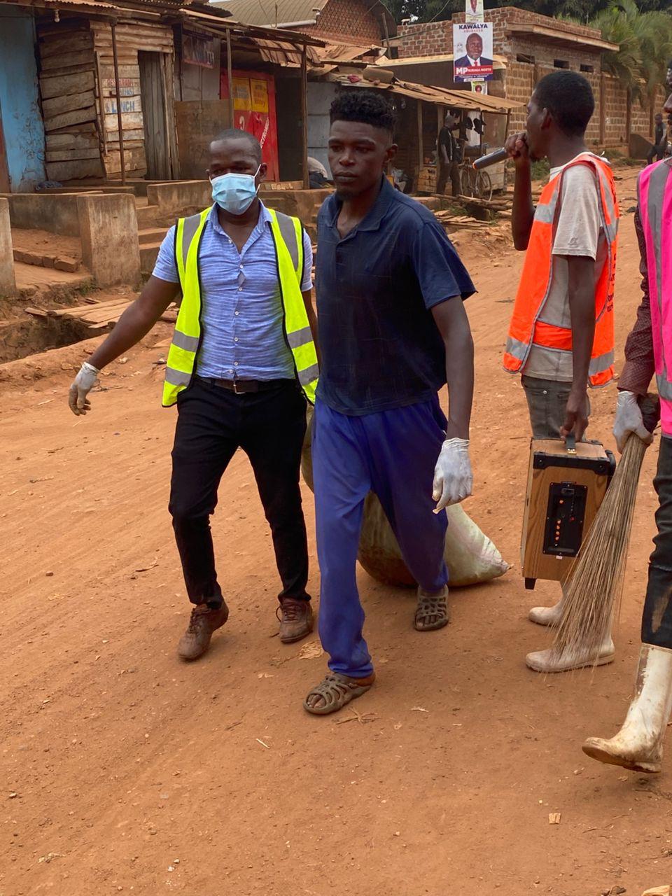 Community cleaning in Lusaze