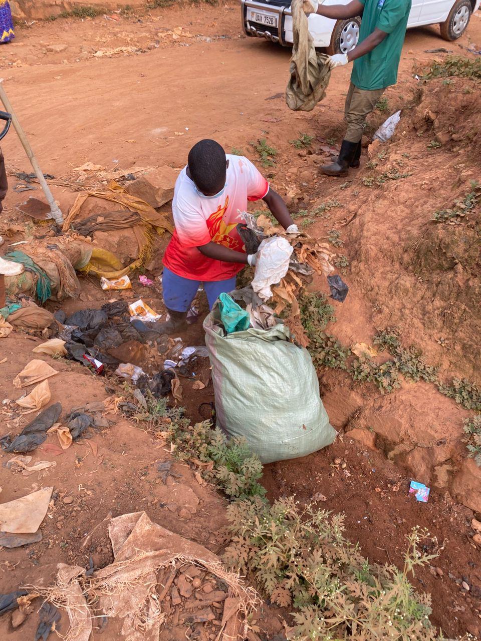 Community cleaning in Lusaze