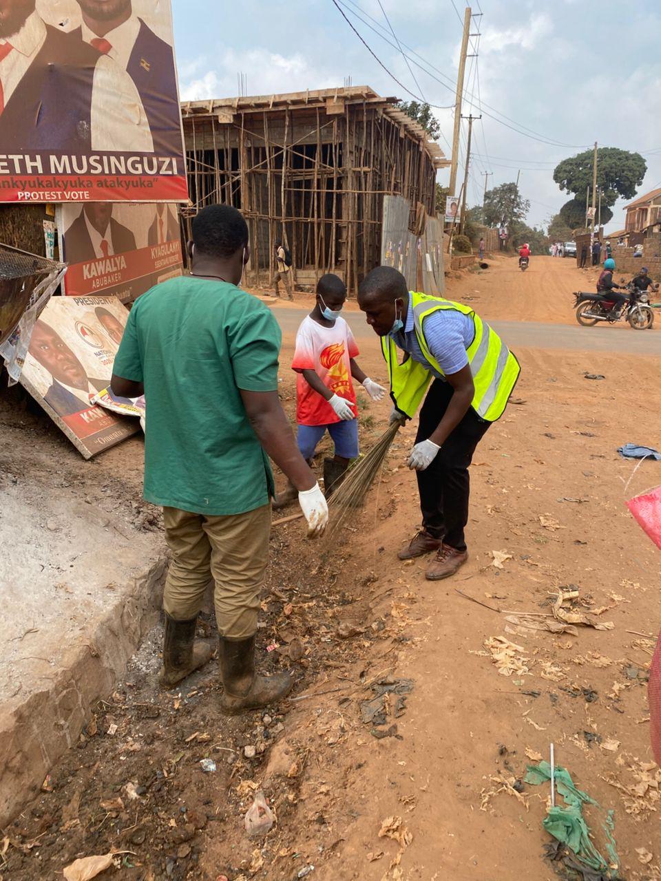 Community cleaning in Lusaze